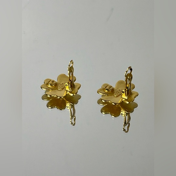 CHANEL CC Clover Clip On Earrings With Box - Picture 7 of 14